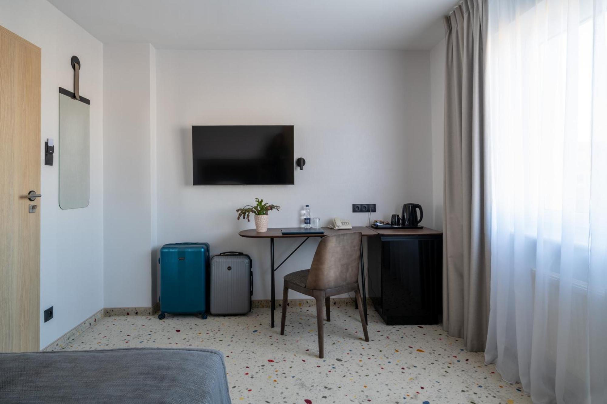 גדינייה Antares Hotel מראה חיצוני תמונה