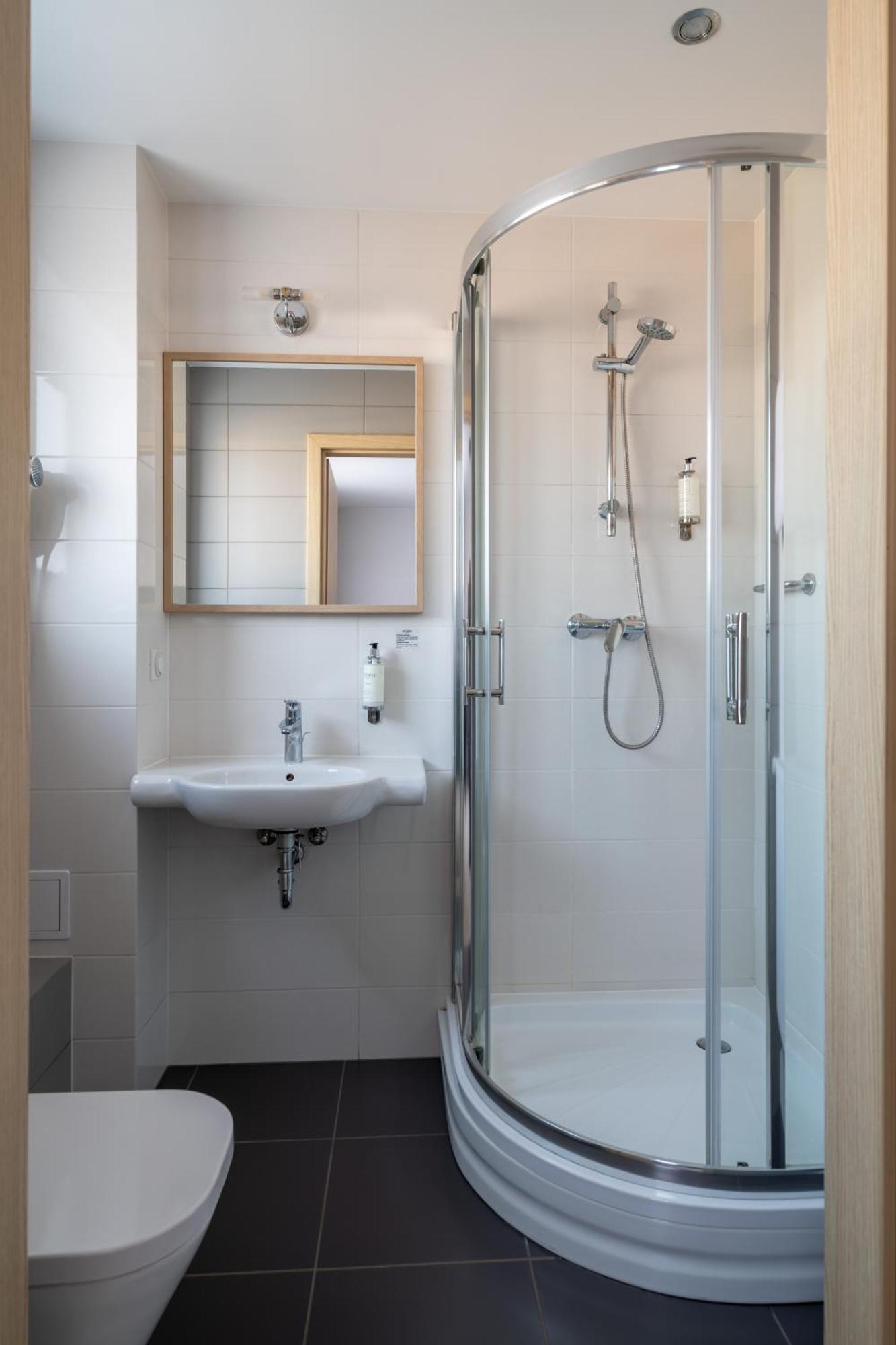גדינייה Antares Hotel מראה חיצוני תמונה