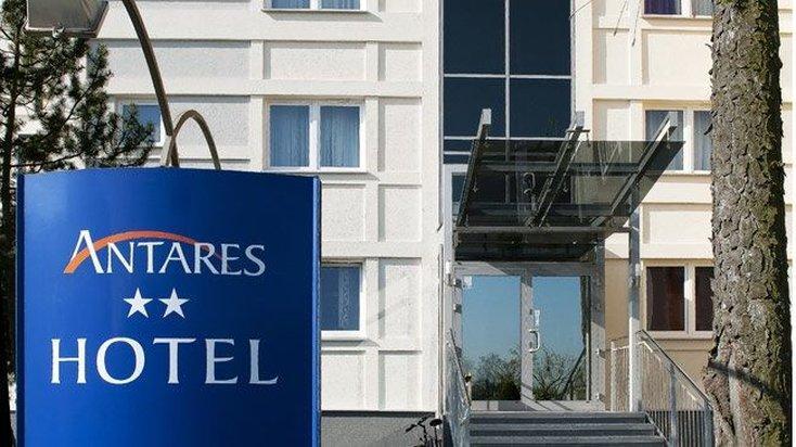 גדינייה Antares Hotel מראה חיצוני תמונה