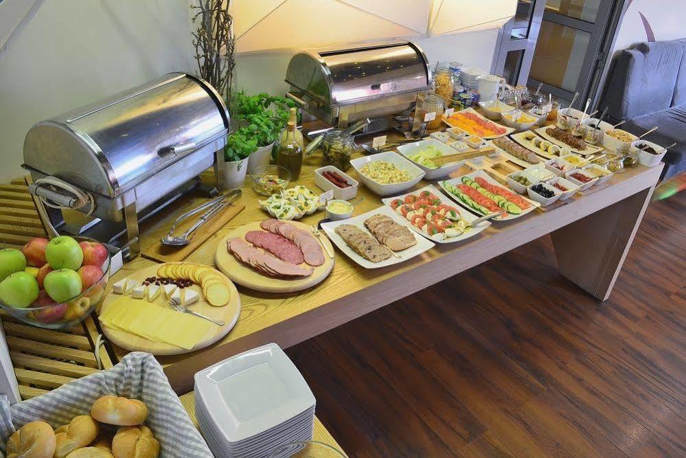 גדינייה Antares Hotel מראה חיצוני תמונה