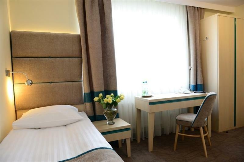 גדינייה Antares Hotel מראה חיצוני תמונה
